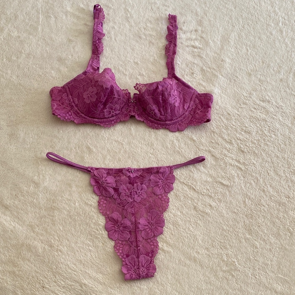 Victoria's Secret Floral Lace Bra Set in Rich Pink